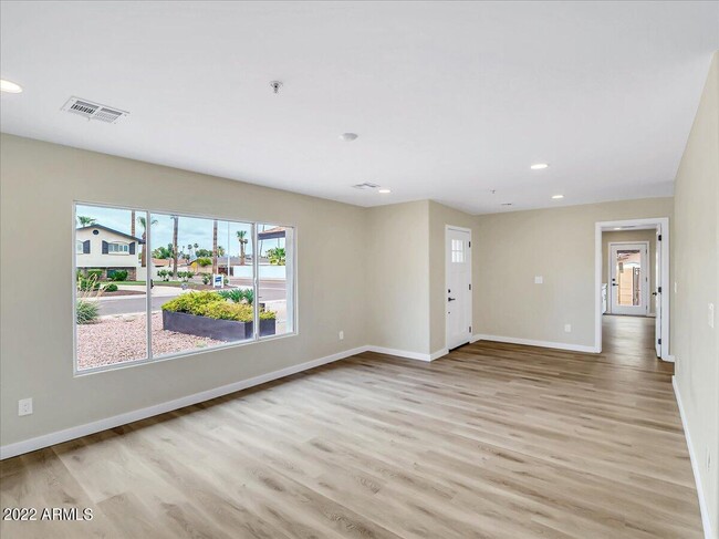 Foto del edificio - 8637 E Mulberry St