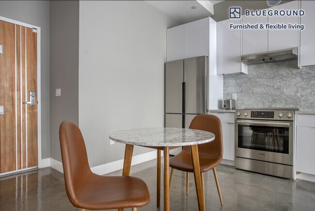 Foto del edificio - 354 S Spring St