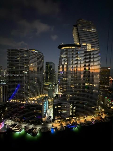 Foto del edificio - 465 Brickell Ave