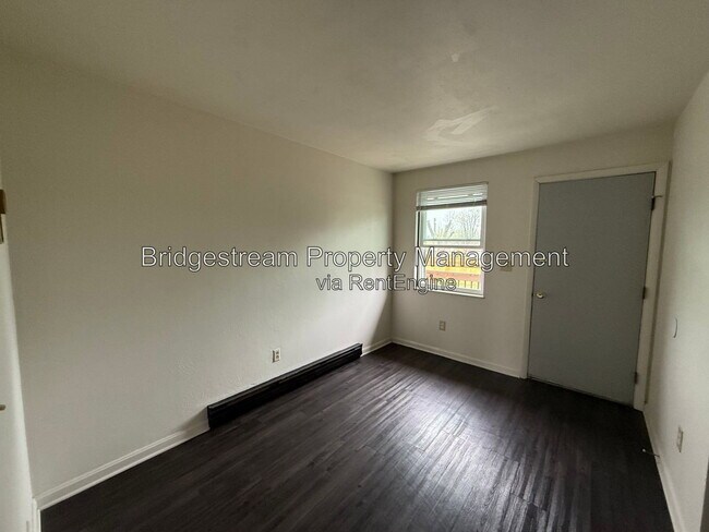 Foto del edificio - 1299 Sanlor Ave