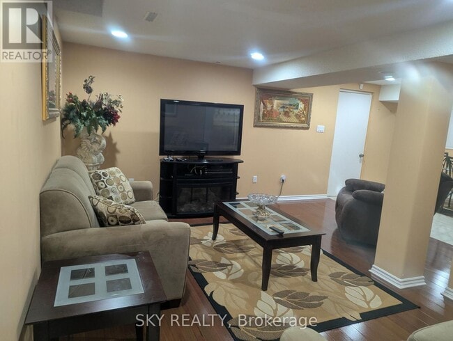 Building Photo - 5775 Invergordon Ln