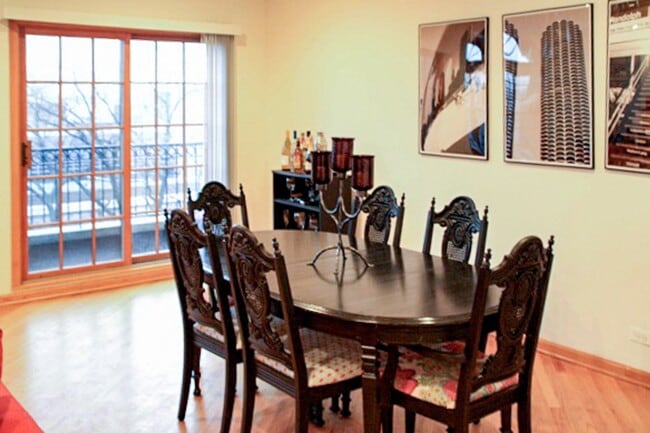 Building Photo - 3338 N Sheffield Ave