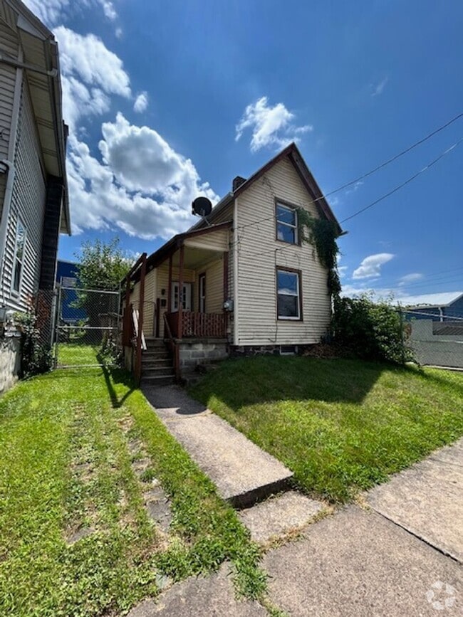 Building Photo - 649 2nd St