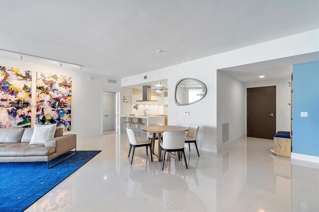 Building Photo - 17301 Biscayne Blvd