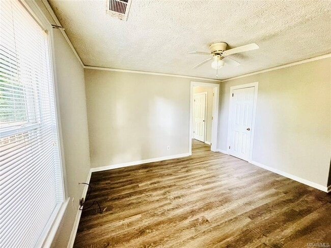 Building Photo - 5 Brookside Dr