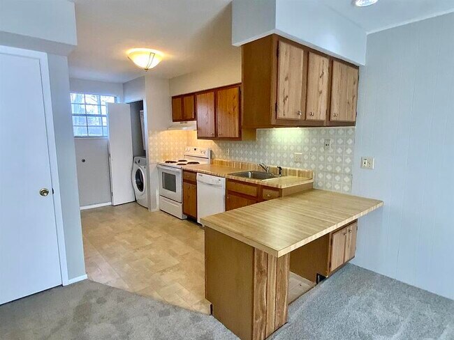Building Photo - 609 White Oak Dr