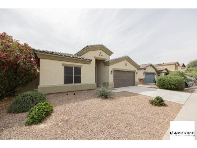 Building Photo - Beautiful Maricopa 3/2 House - Space, Style &amp; Convenience!