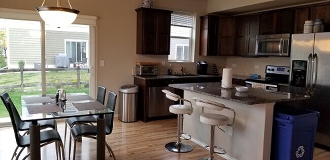 Foto del edificio - Spacious Layout + Great Features – 3 Bedroom Home Available Now