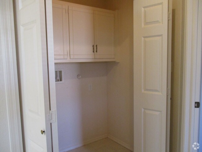 Building Photo - 2508 Christina Pl