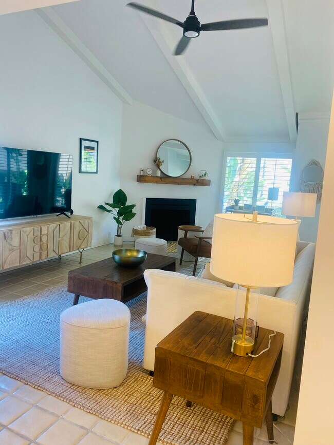 Bright and Cozy Living Room - 1903 Estrella De Mar Ct