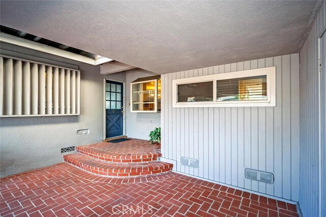 Foto del edificio - 14132 Carfax Ave