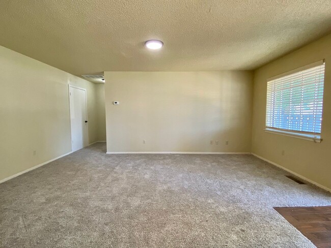 Building Photo - Peaceful 2 Bed, 1 Bath in Edmond