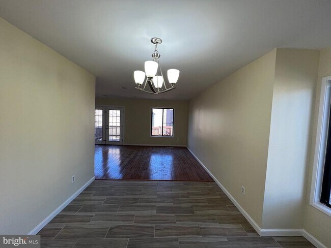 Building Photo - 12492 Oakwood Dr