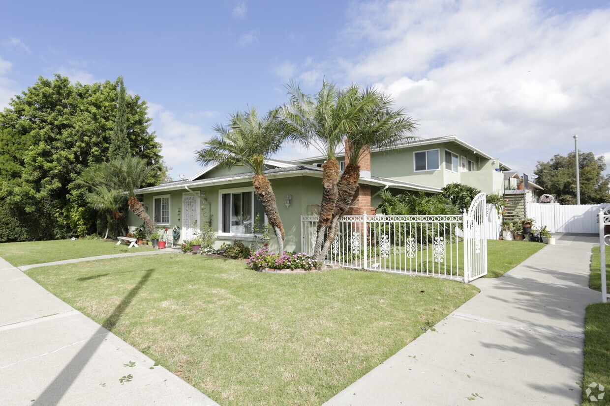 Primary Photo - 1598 Caraway Dr