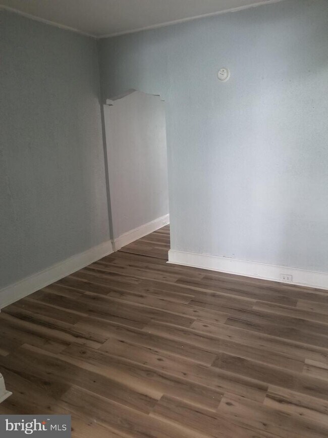 Building Photo - 40 N Robinson St