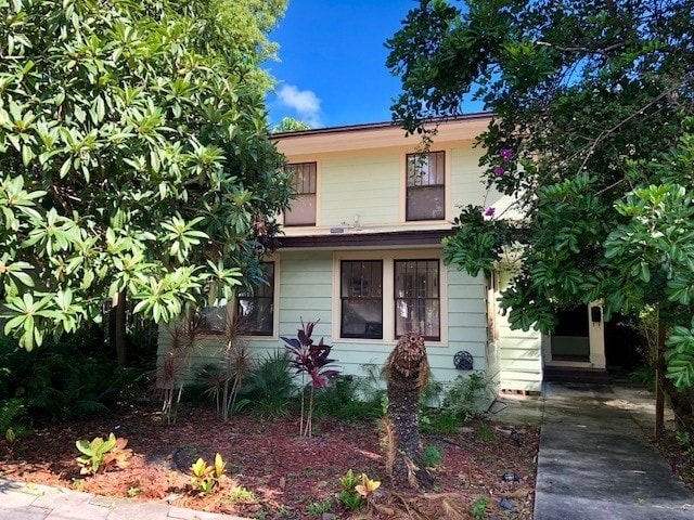 Primary Photo - ROUND LAKE 3/3/1 HISTORIC HOME