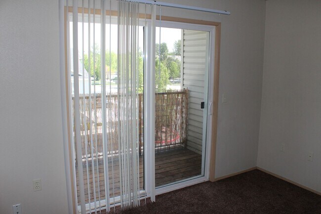 Foto del edificio - 1 Bedroom, 1 Bath Condo available, Near Greenbelt and Downtown Boise