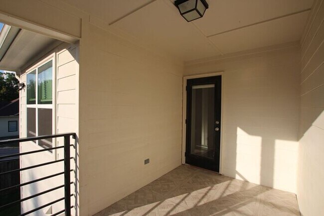 Foto del edificio - Available Now! 2 Bedroom 2.5 Bath Townhome...