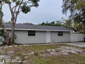 Building Photo - 1103 33rd Ave W