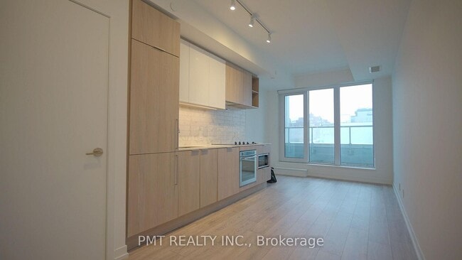 Building Photo - 2020-2020 Bathurst St