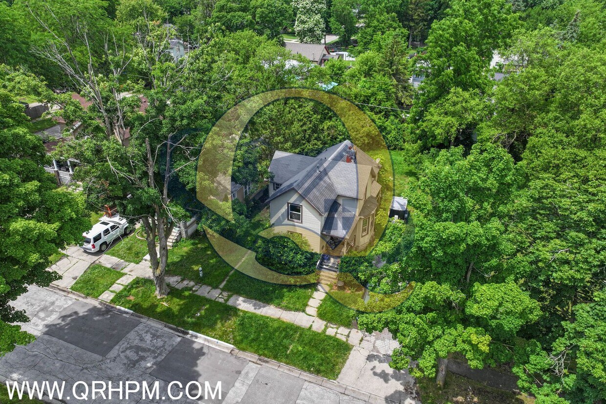 Foto principal - 613 N Granger St