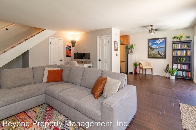 Building Photo - 2 br, 1.5 bath House - 11048 Via San Marco