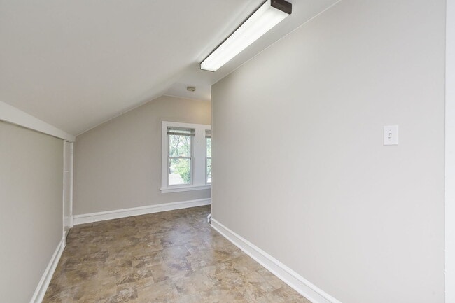 Building Photo - 544 Arlington Ave
