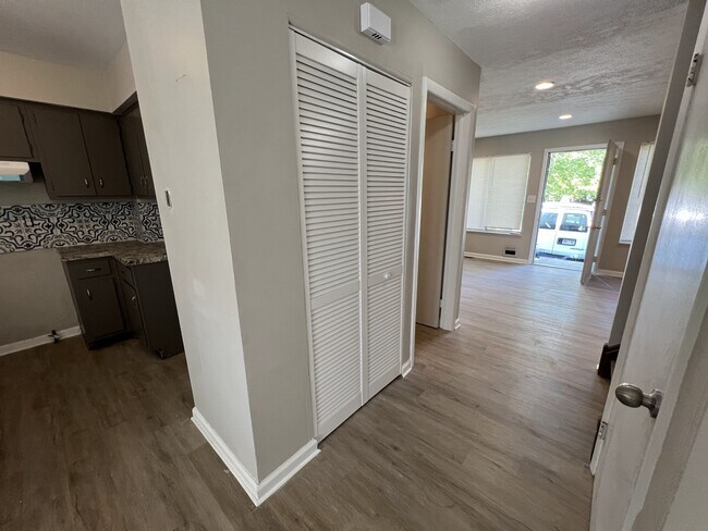 Foto del edificio - 9412 Mt Auburn Ave