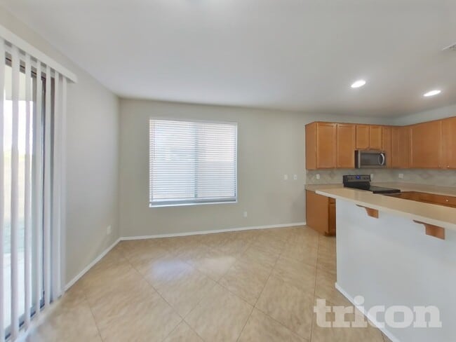 Building Photo - 6624 S 45th Glen