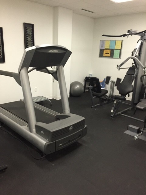 Gimnasio - 2 N 2nd Ave