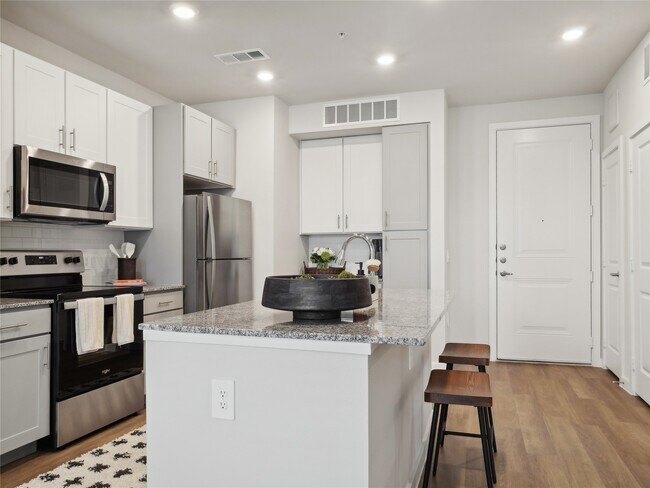 Foto del edificio - 23100 Clay Rd