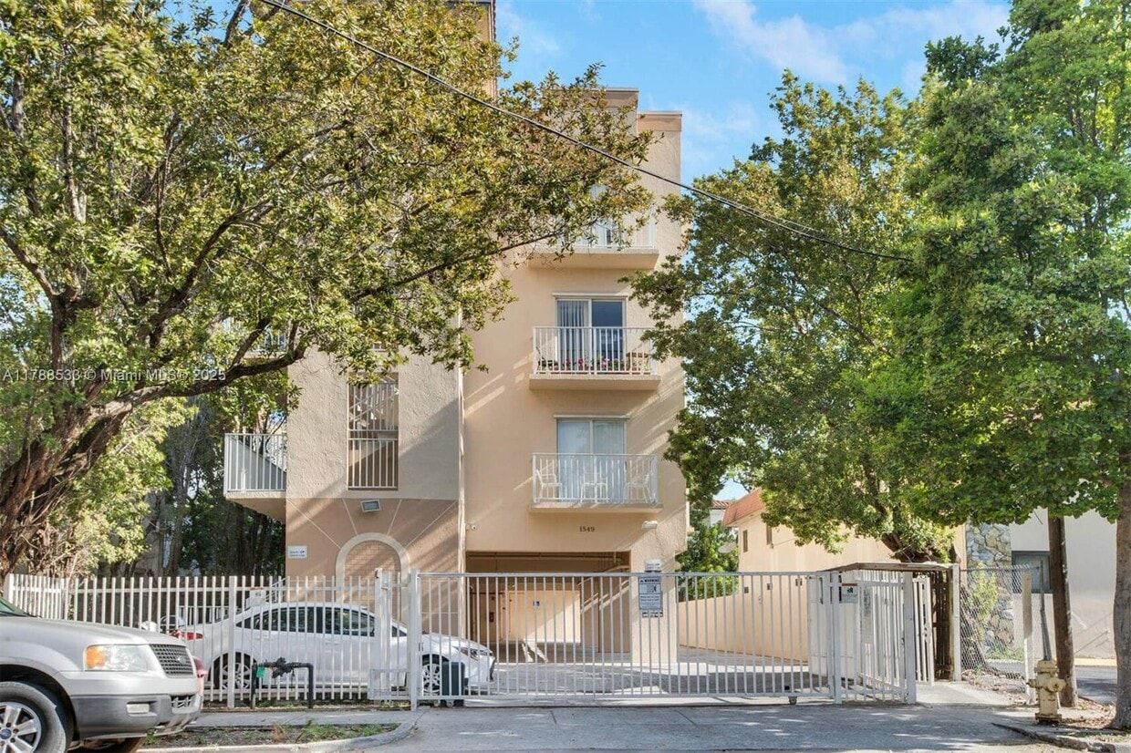 Primary Photo - 1349 SW 3rd St