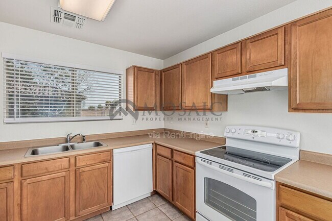 Foto del edificio - 1543 S Danielson Way