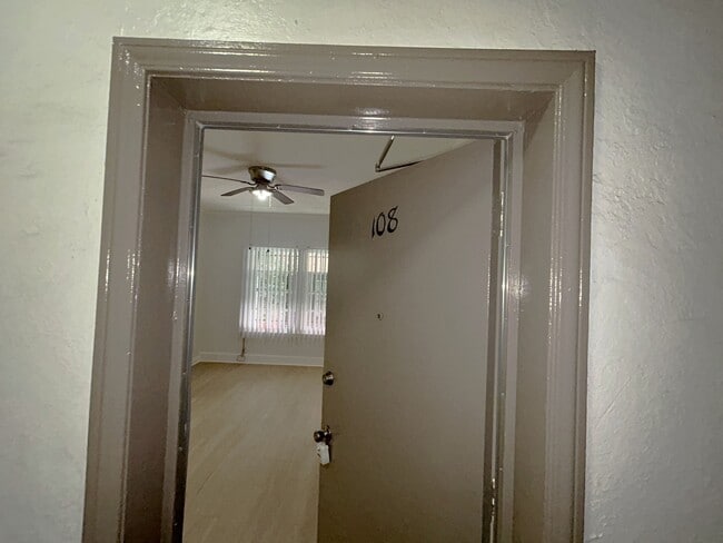 Interior Photo - 3170 - 856 S. Catalina St.