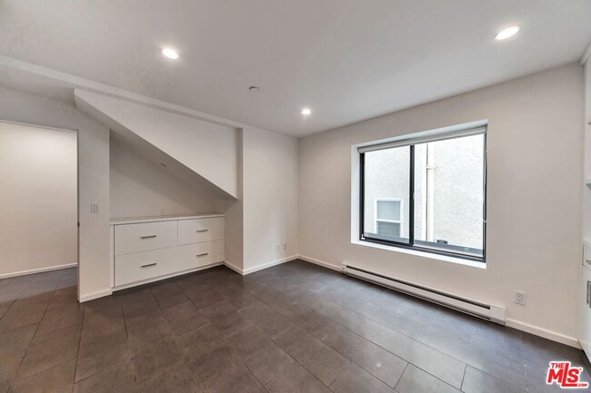 Building Photo - 1824 Redondo Blvd