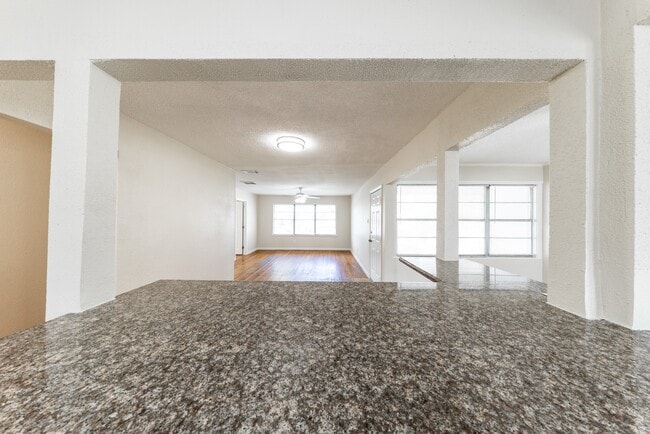 Building Photo - 4710 Glenmont St