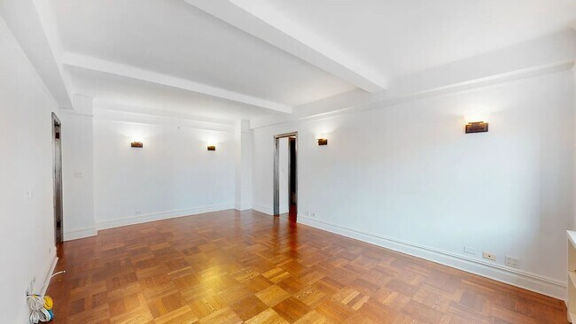 Building Photo - Spacious 1 Bedroom 1 Bathroom