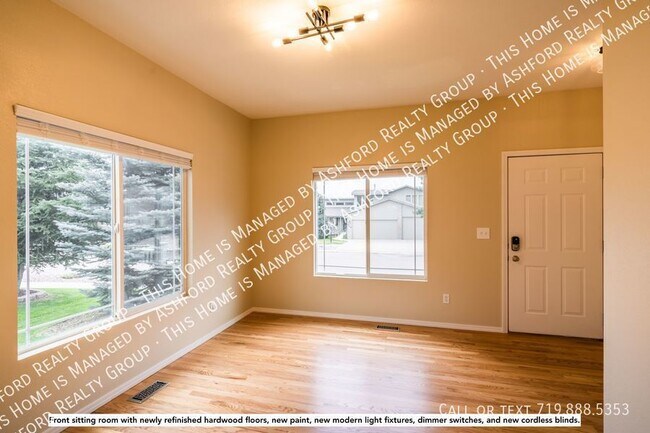 Foto del edificio - 5731 Wells Fargo Drive