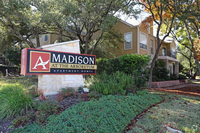 Madison at the Arboretum Apartments Austin, TX