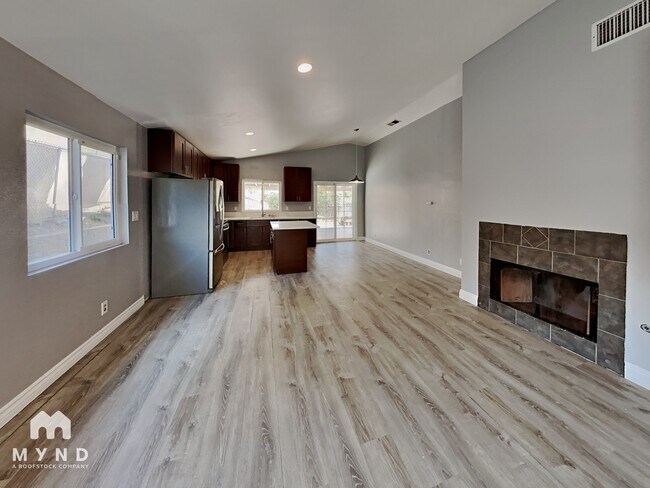 Foto del edificio - 6381 Medio St