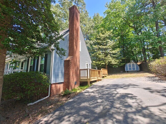 Foto del edificio - 4 bedroom2 bath home