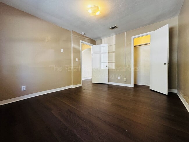 Foto del edificio - 5601 Belaire Dr