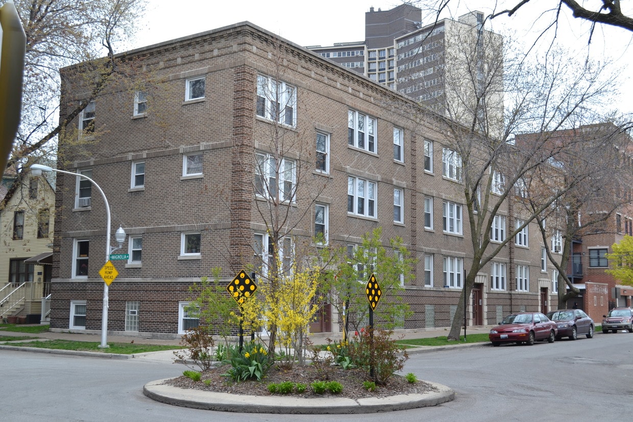 Primary Photo - 1224 W Victoria St