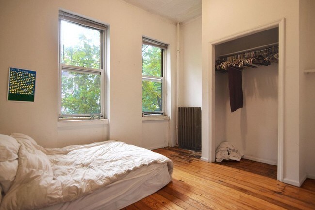 Foto del edificio - 239 Kingsland Ave