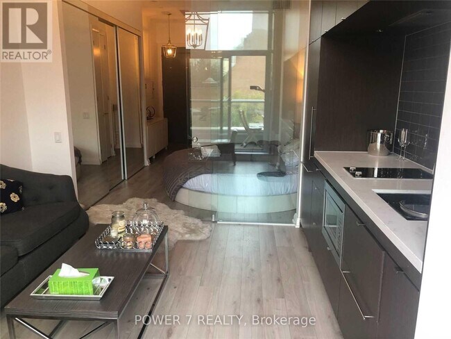 Photo du bâtiment - 302 - 155 YORKVILL AVENUE S