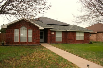 Building Photo - 3570 Grandview Dr