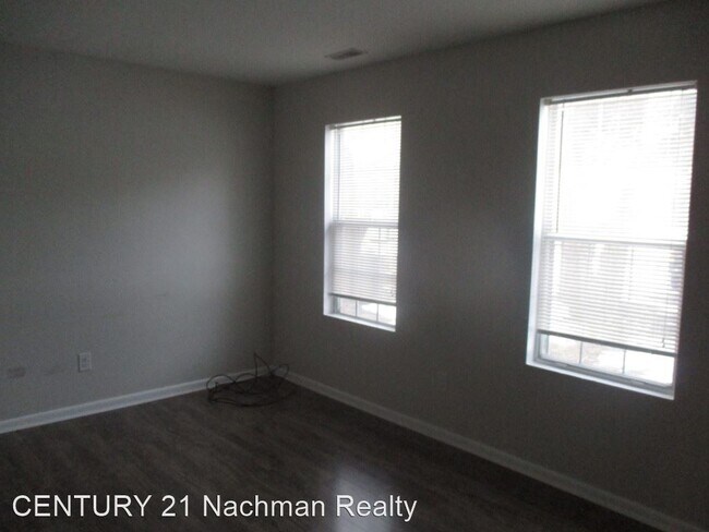 Building Photo - 3 br, 1.5 bath House - 1001 London Company...