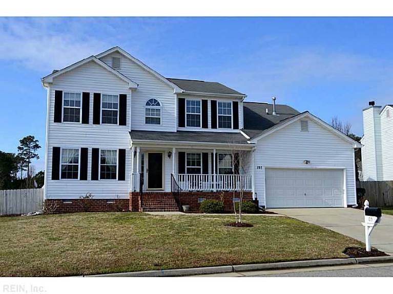Primary Photo - 2850sqâ?? water views 5BR 2 1/2 ba