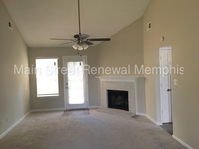 Building Photo - 6463 Amberview Cv