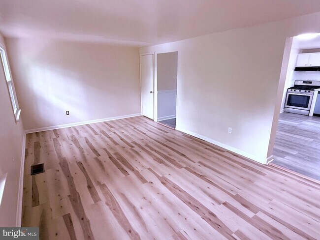 Foto del edificio - 3334 Tidewater Ct
